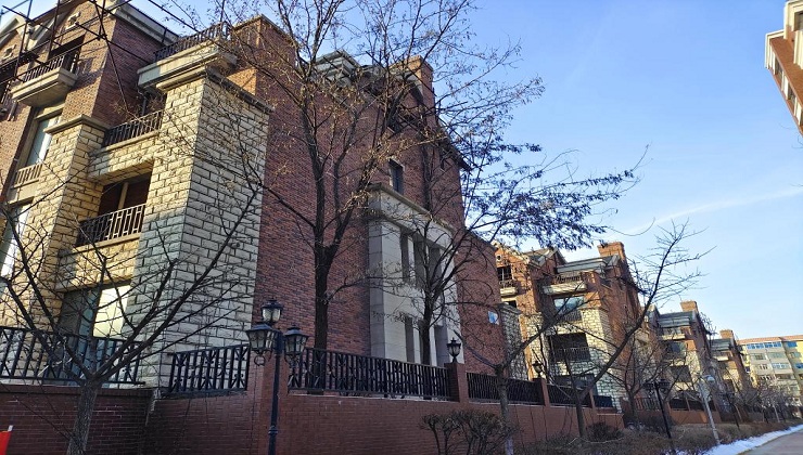 遼陽(yáng)市榮興房地產(chǎn)開(kāi)發(fā)有限公司