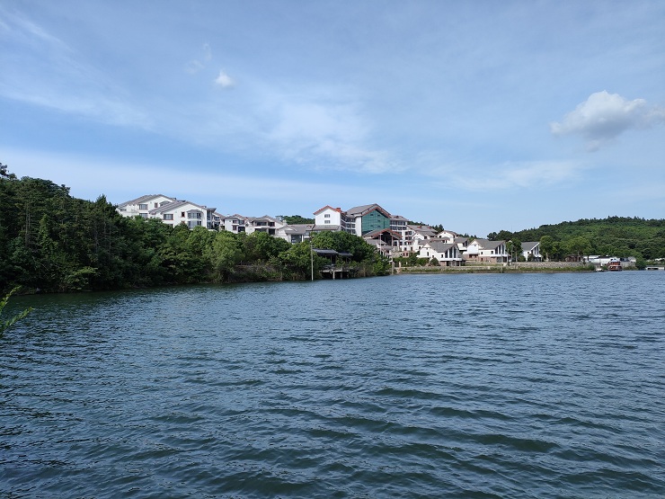 中加長龍山別墅